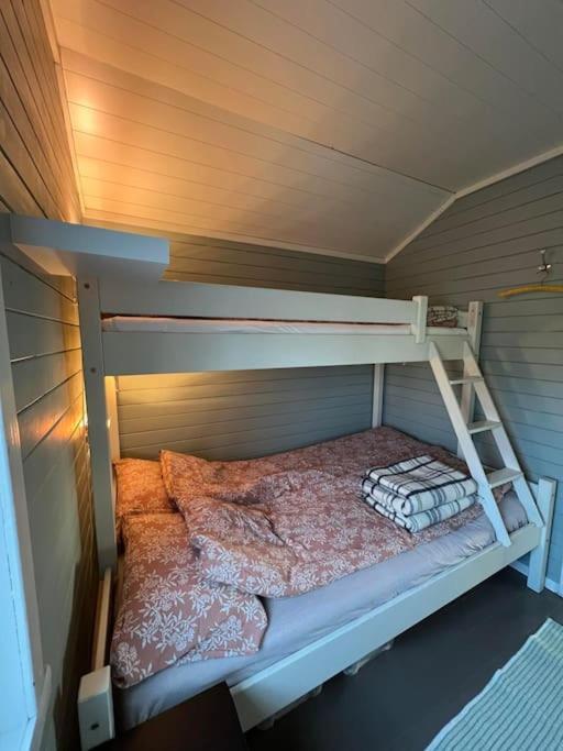 Idyllisk Minihus I Landlige Omgivelser - Med 5 Sengeplasser Og Parkering Åsen Exterior photo