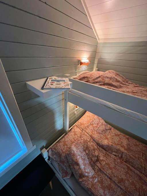 Idyllisk Minihus I Landlige Omgivelser - Med 5 Sengeplasser Og Parkering Åsen Exterior photo