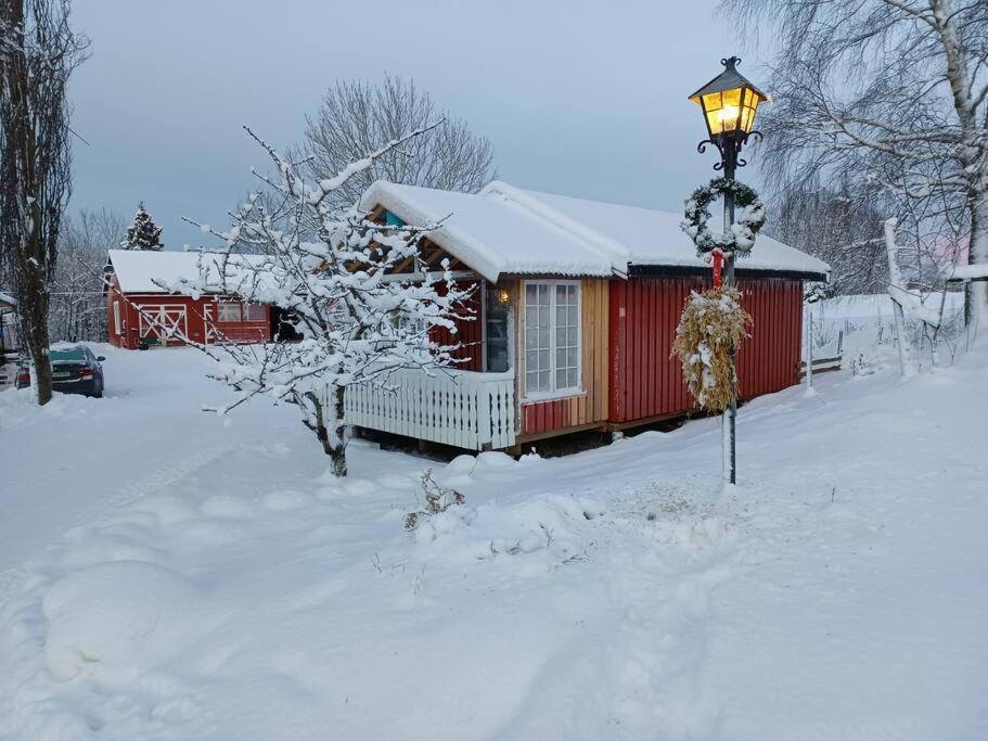 Idyllisk Minihus I Landlige Omgivelser - Med 5 Sengeplasser Og Parkering Åsen Exterior photo